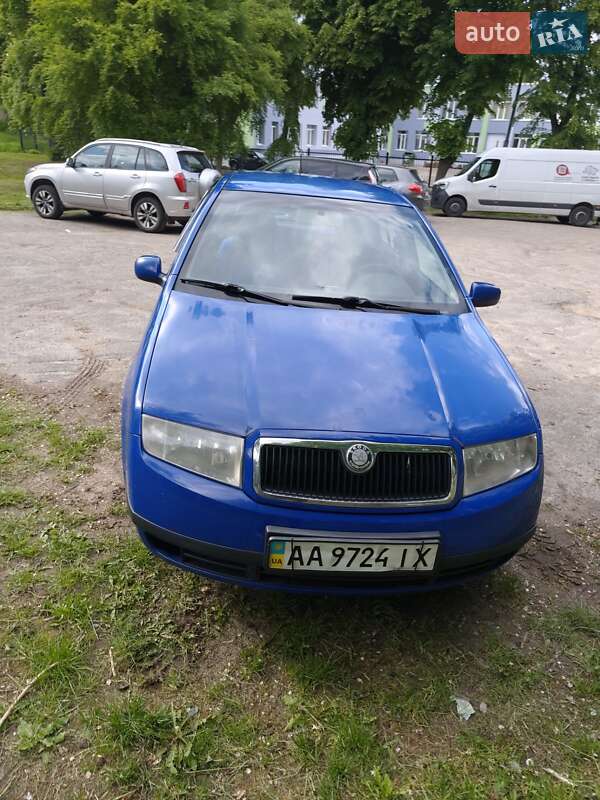 Хэтчбек Skoda Fabia 2004 в Киеве