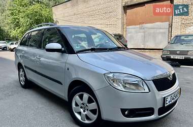 Універсал Skoda Fabia 2009 в Луцьку