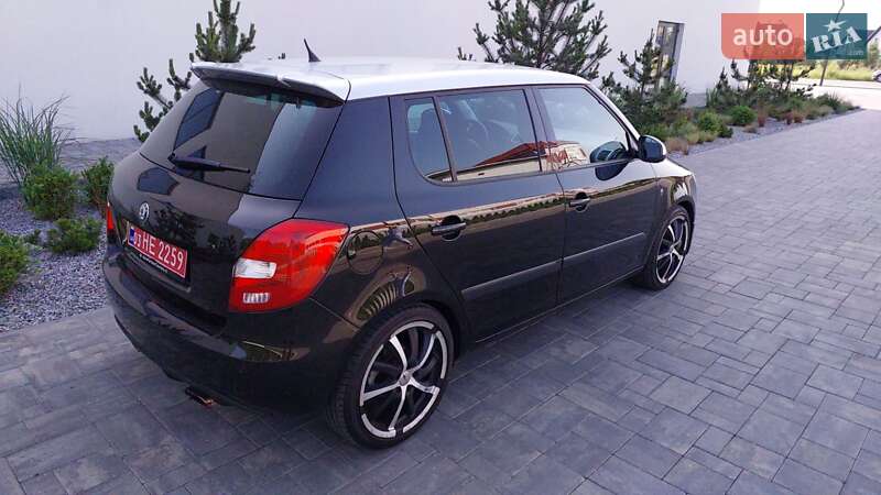 Хэтчбек Skoda Fabia 2009 в 