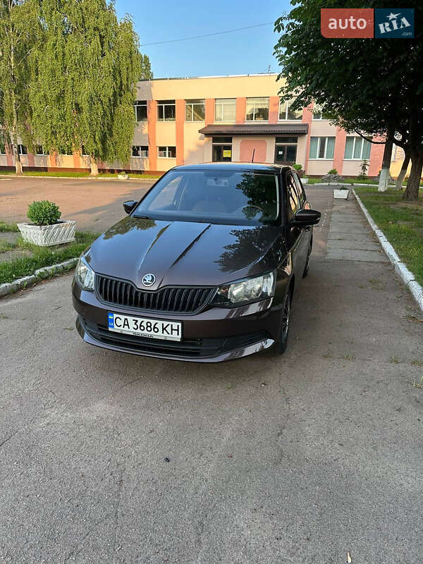 Хетчбек Skoda Fabia 2015 в 