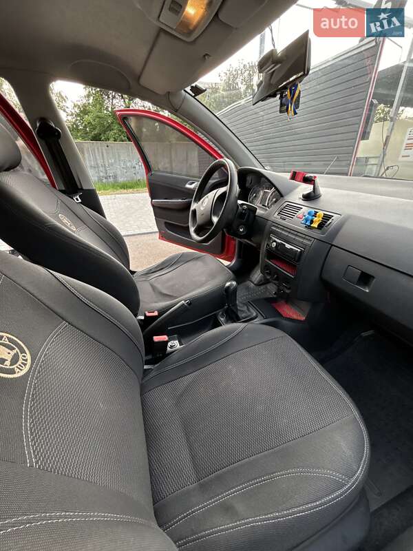 Хэтчбек Skoda Fabia 2006 в Харькове