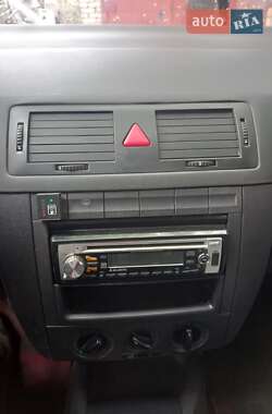 Хэтчбек Skoda Fabia 2006 в 