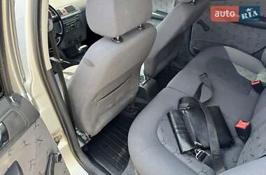 Седан Skoda Fabia 2004 в 