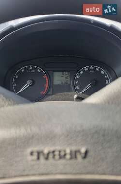 Хэтчбек Skoda Fabia 2010 в 