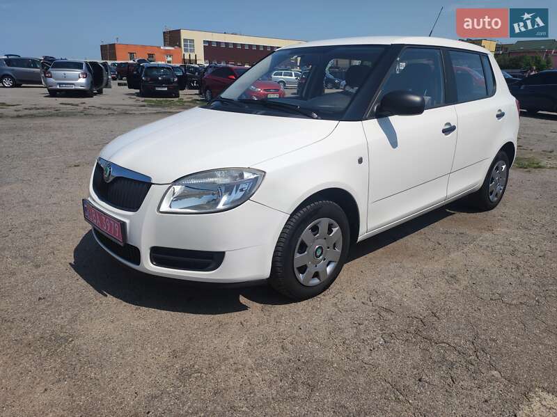 Хетчбек Skoda Fabia 2009 в 