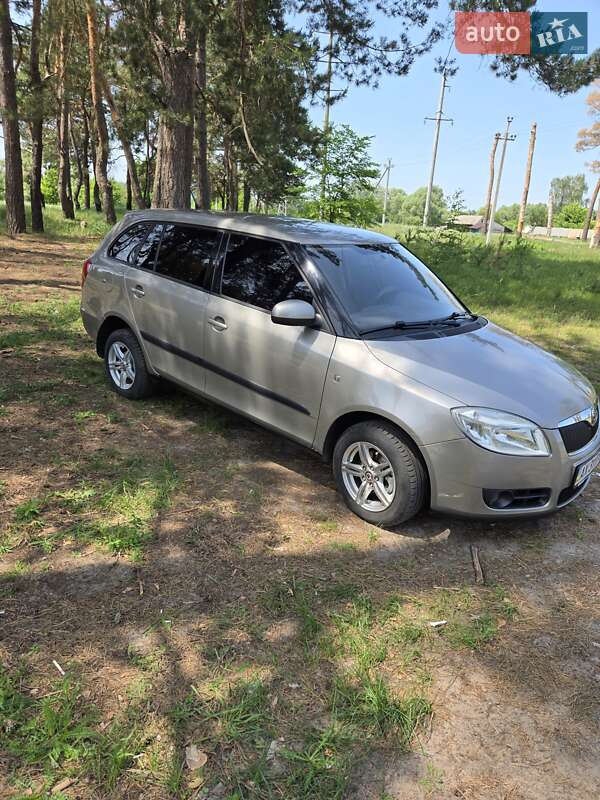 Універсал Skoda Fabia 2008 в Харкові