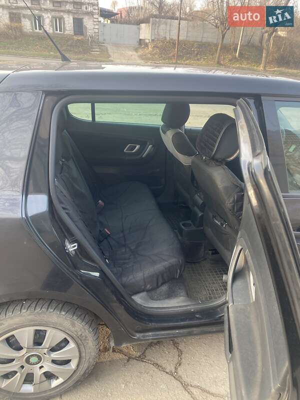 Хэтчбек Skoda Fabia 2009 в Днепре