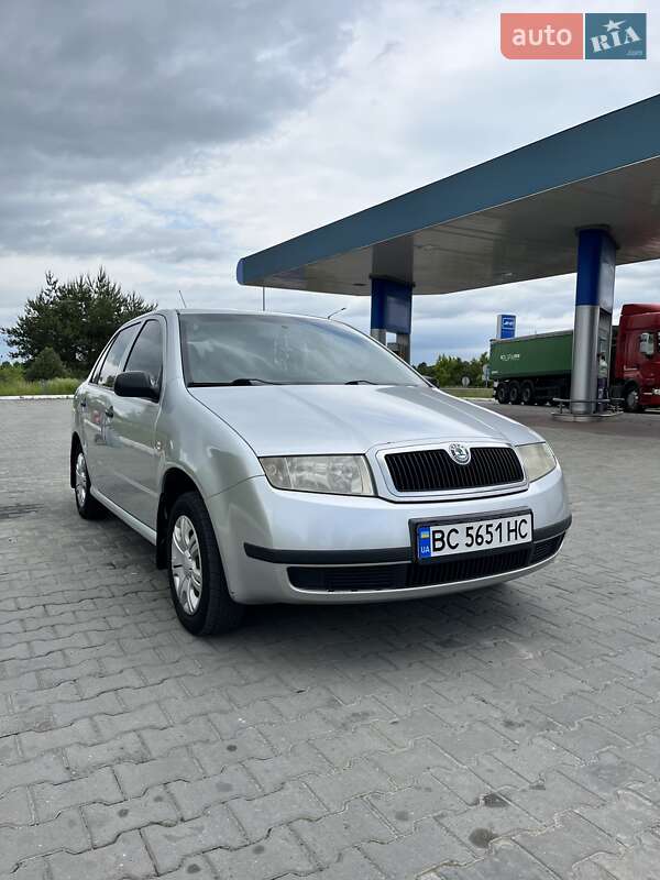 Седан Skoda Fabia 2002 в Жовкві