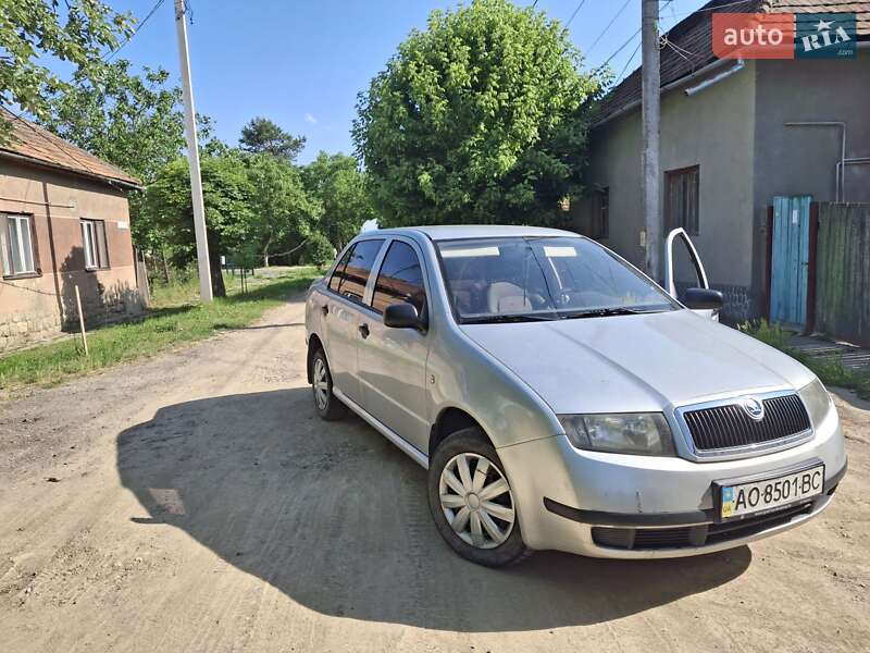 Седан Skoda Fabia 2003 в Береговому