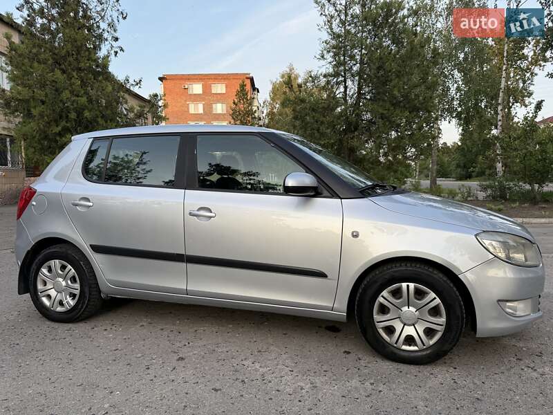 Хэтчбек Skoda Fabia 2010 в Ахтырке фото 4 Хэтчбек Skoda Fabia 2010 в Ахтырке