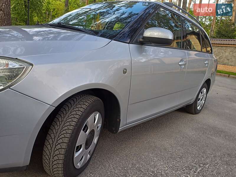 Универсал Skoda Fabia 2009 в Чернигове