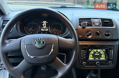 Хэтчбек Skoda Fabia 2012 в 