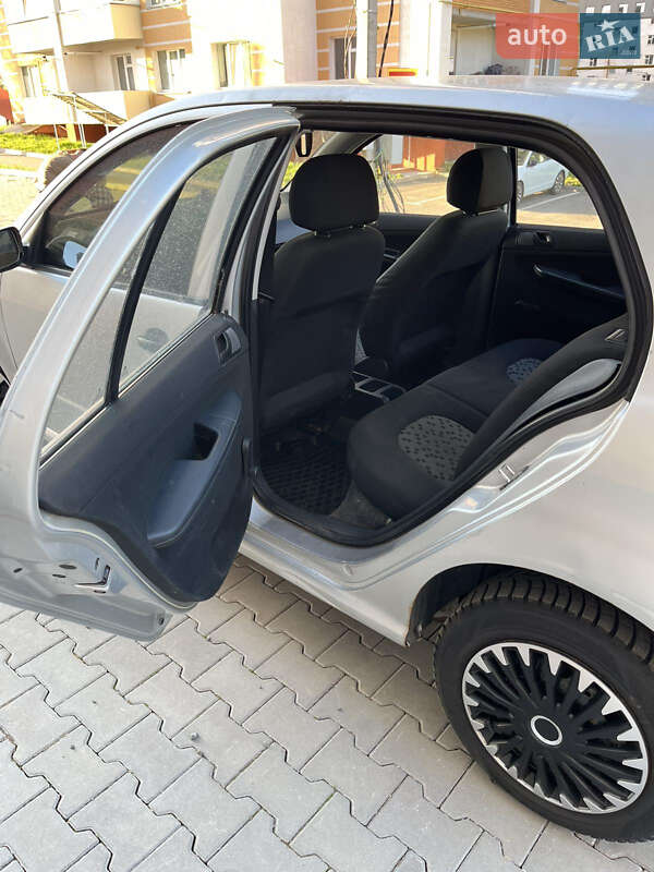 Хетчбек Skoda Fabia 2006 в Хмельницькому