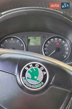 Хэтчбек Skoda Fabia 2010 в 