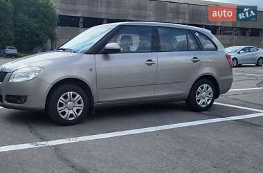 Универсал Skoda Fabia 2008 в Полтаве