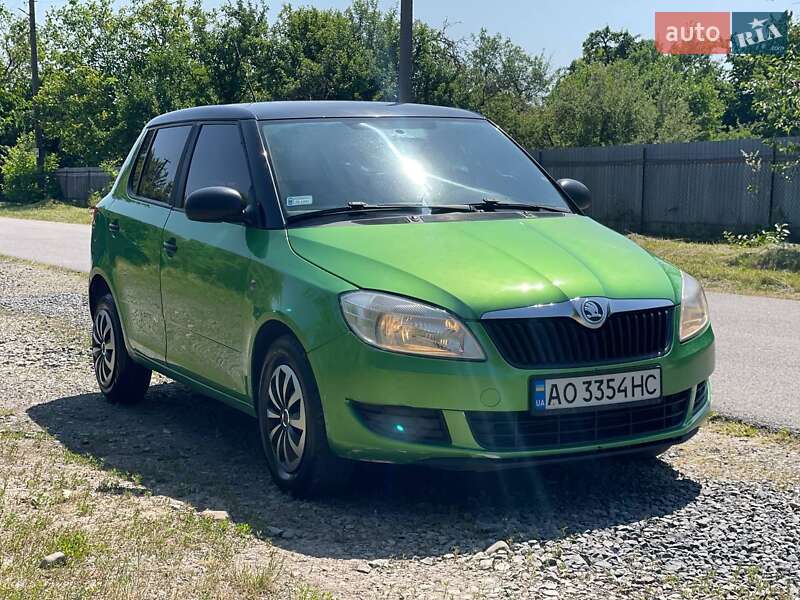 Хэтчбек Skoda Fabia 2014 в Ужгороде