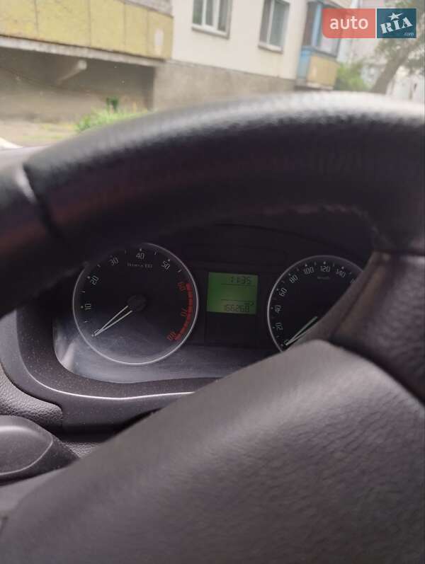 Хэтчбек Skoda Fabia 2008 в Киеве
