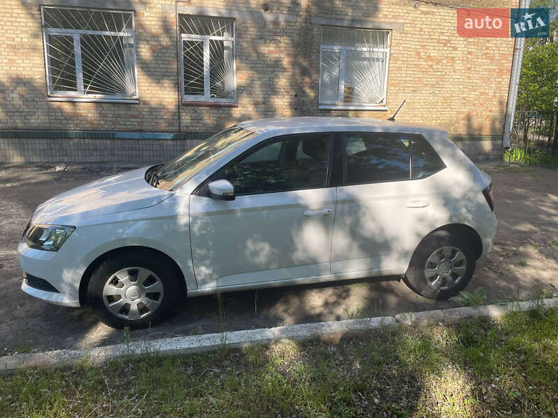 Хэтчбек Skoda Fabia 2017 в Киеве
