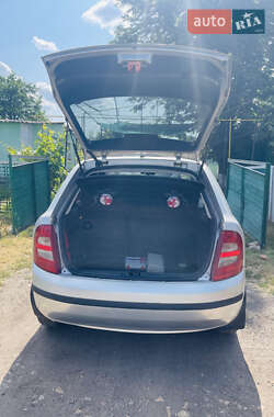 Хэтчбек Skoda Fabia 2000 в 