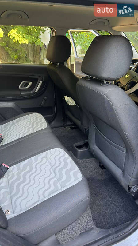 Хэтчбек Skoda Fabia 2009 в Нетешине