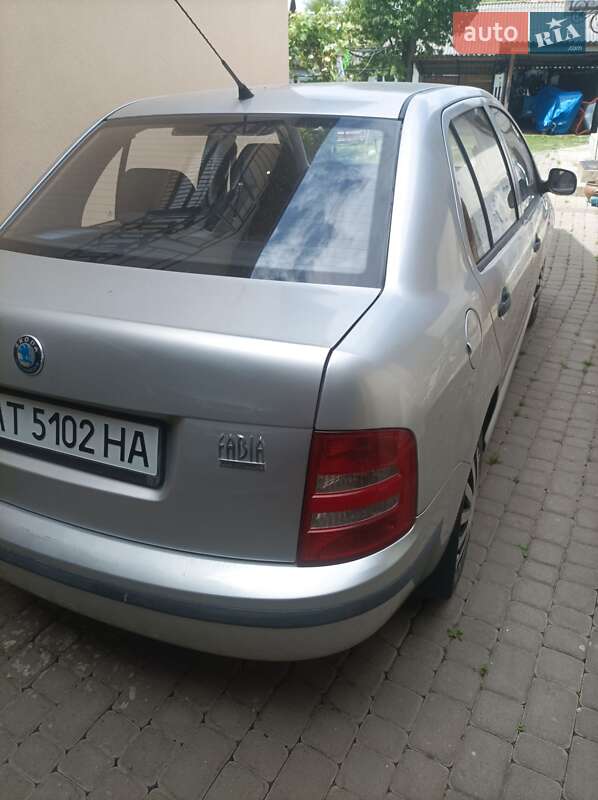 Седан Skoda Fabia 2002 в Рогатине