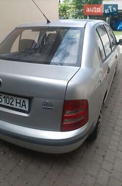 Седан Skoda Fabia 2002 в 