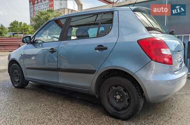 Хэтчбек Skoda Fabia 2009 в 