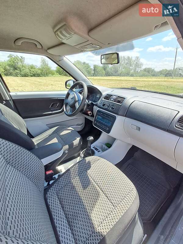 Универсал Skoda Fabia 2011 в Днепре