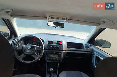 Хэтчбек Skoda Fabia 2010 в 