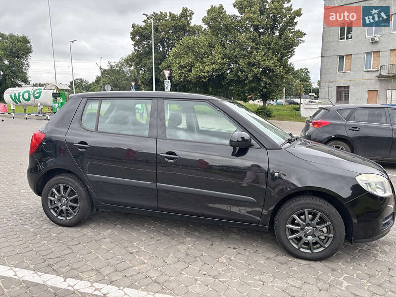 Хэтчбек Skoda Fabia 2007 в Чернигове