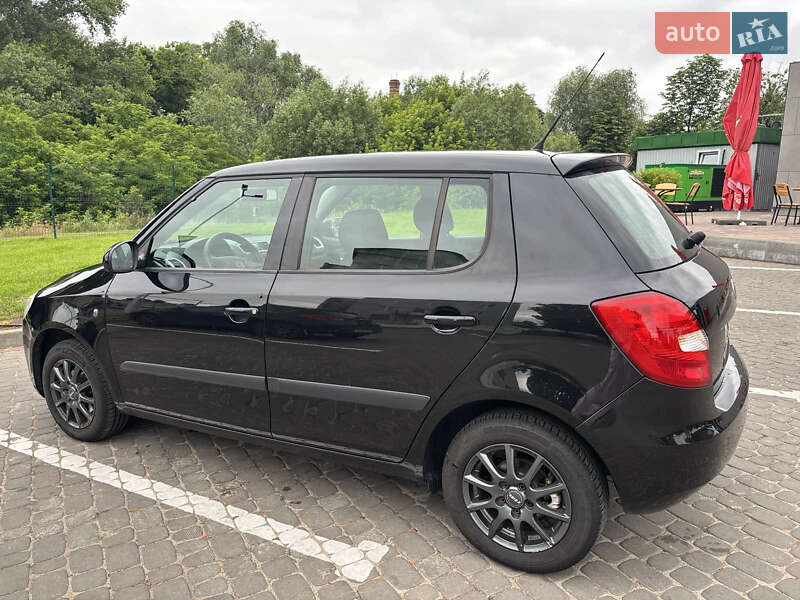 Хэтчбек Skoda Fabia 2007 в Чернигове