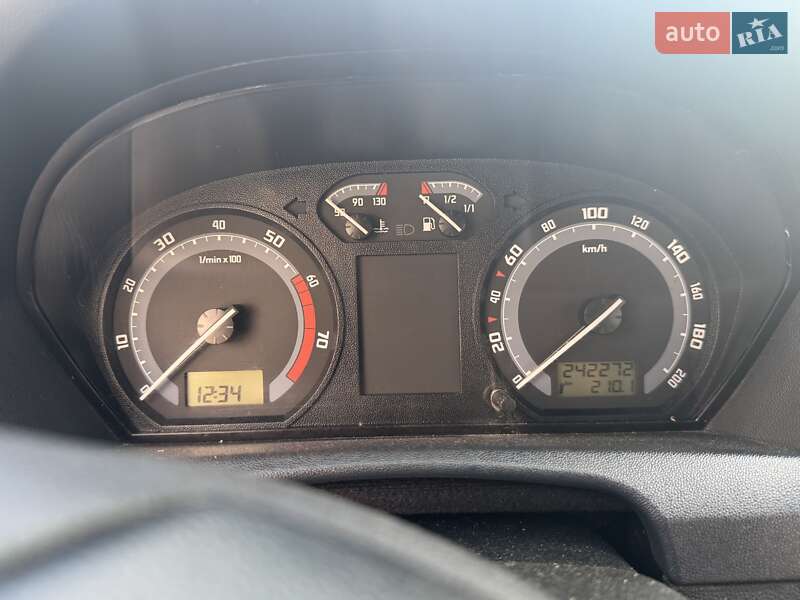 Хетчбек Skoda Fabia 2006 в Золочеві