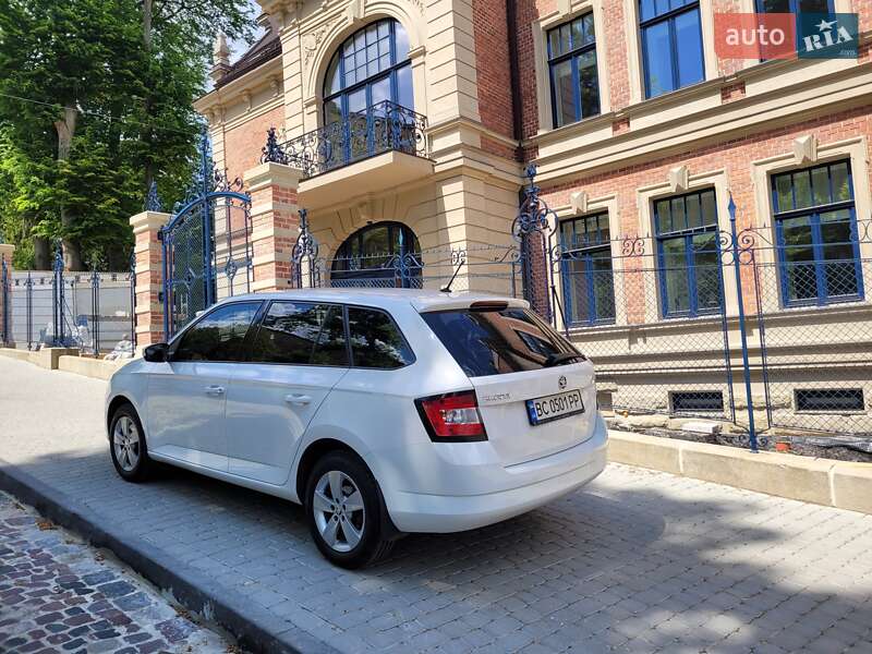 Універсал Skoda Fabia 2015 в Львові
