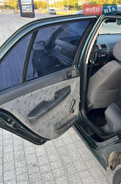 Хэтчбек Skoda Fabia 2003 в 