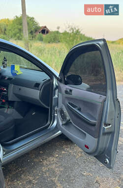 Седан Skoda Fabia 2002 в 