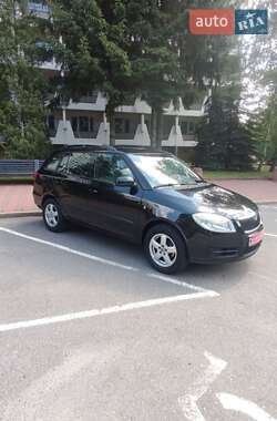 Універсал Skoda Fabia 2009 в Вінниці
