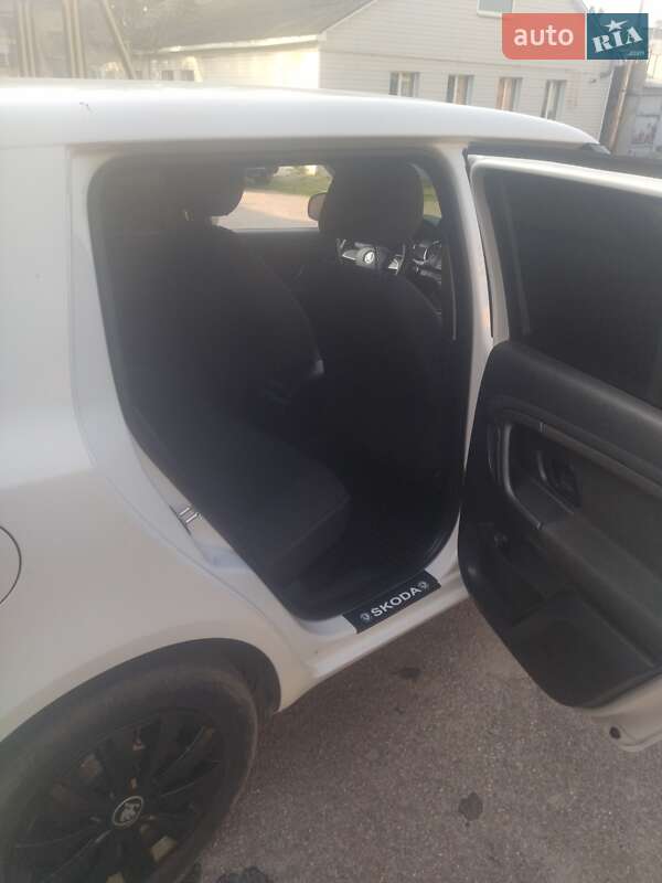 Хетчбек Skoda Fabia 2014 в Кропивницькому
