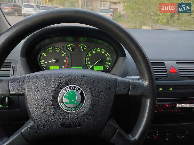 Хэтчбек Skoda Fabia 2003 в Павлограде