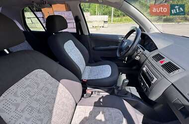 Седан Skoda Fabia 2004 в 