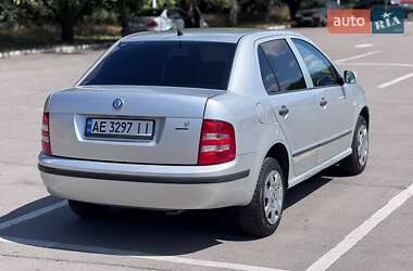Седан Skoda Fabia 2004 в 