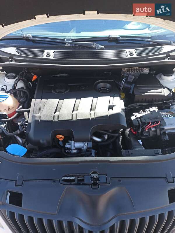 Універсал Skoda Fabia 2010 в Києві