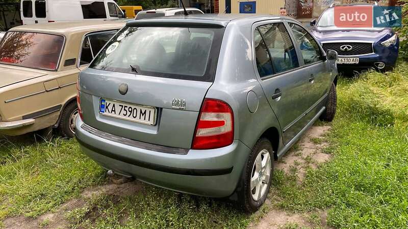 Хэтчбек Skoda Fabia 2006 в Киеве