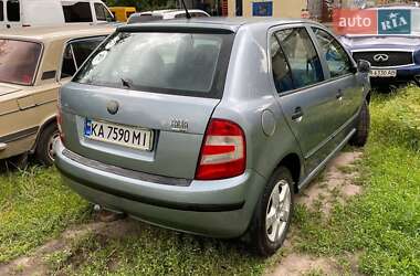 Хэтчбек Skoda Fabia 2006 в 