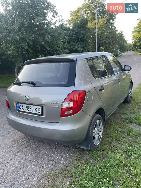 Хэтчбек Skoda Fabia 2012 в Чернигове фото 10 Хэтчбек Skoda Fabia 2012 в Чернигове