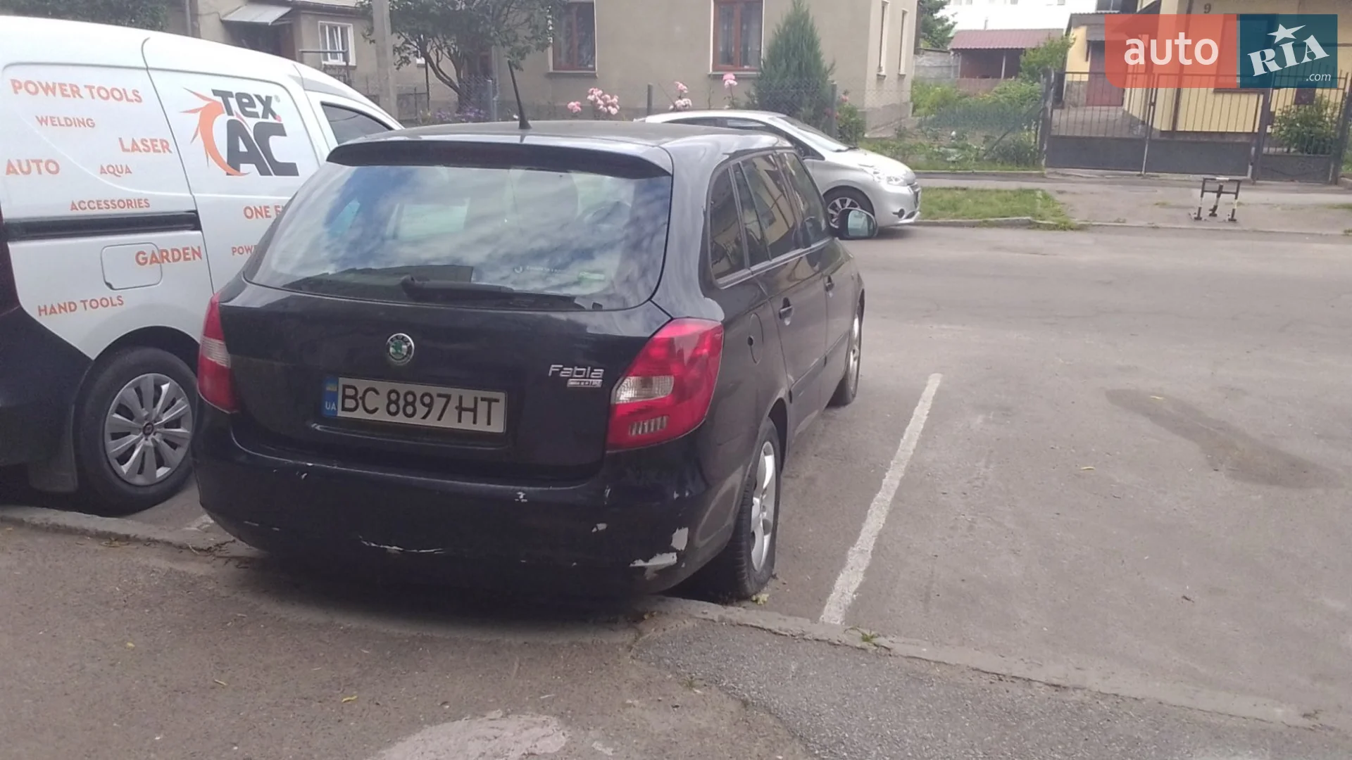2011 Skoda Fabia - мініатюра 2