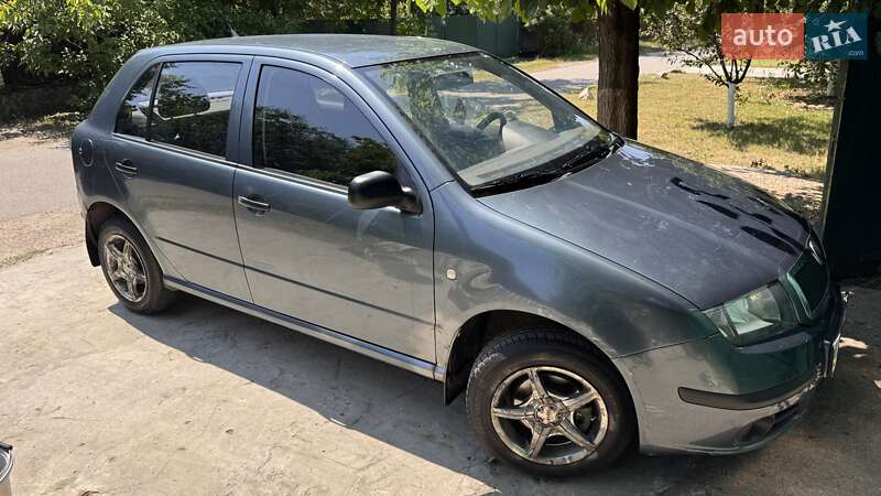Хэтчбек Skoda Fabia 2004 в 