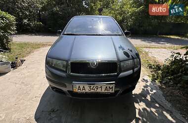 Хэтчбек Skoda Fabia 2004 в 