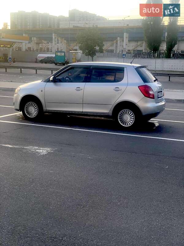 Хэтчбек Skoda Fabia 2009 в Киеве