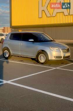 Хэтчбек Skoda Fabia 2009 в 