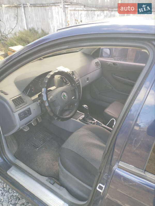 Седан Skoda Fabia 2001 в Харькове